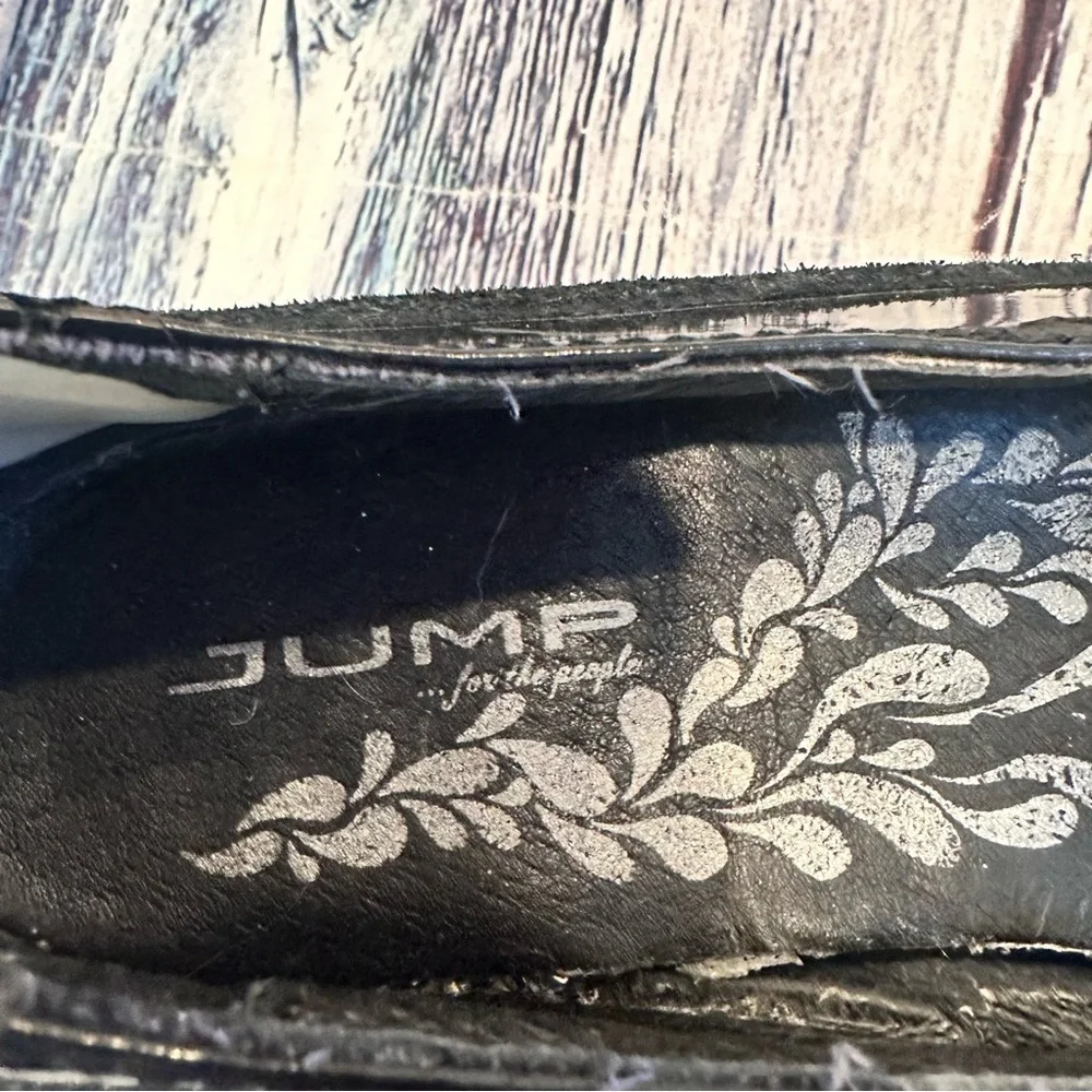 Jump Shiny Black Wedge Shoes
